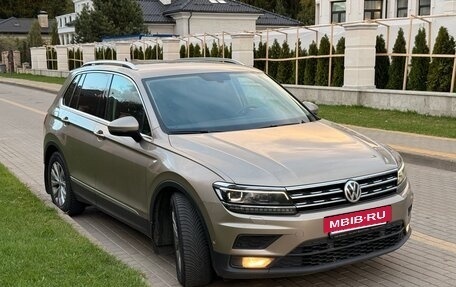 Volkswagen Tiguan II, 2018 год, 2 560 000 рублей, 2 фотография