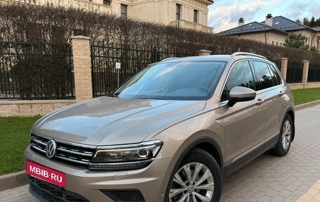 Volkswagen Tiguan II, 2018 год, 2 560 000 рублей, 6 фотография