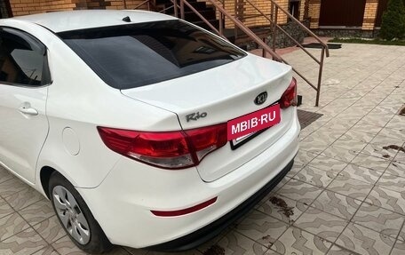 KIA Rio III рестайлинг, 2015 год, 1 000 000 рублей, 5 фотография