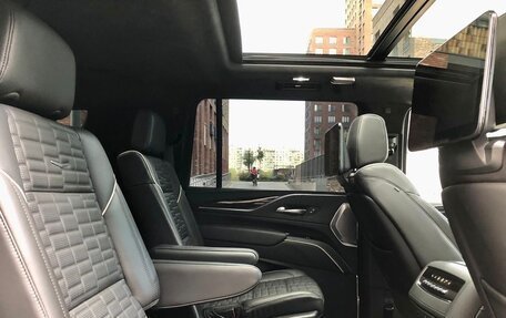 Cadillac Escalade V, 2021 год, 13 999 000 рублей, 38 фотография