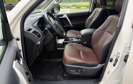 Toyota Land Cruiser Prado 150 рестайлинг 2, 2019 год, 5 690 000 рублей, 11 фотография