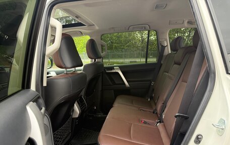Toyota Land Cruiser Prado 150 рестайлинг 2, 2019 год, 5 690 000 рублей, 14 фотография
