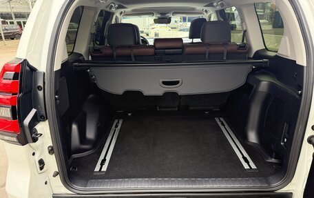 Toyota Land Cruiser Prado 150 рестайлинг 2, 2019 год, 5 690 000 рублей, 16 фотография