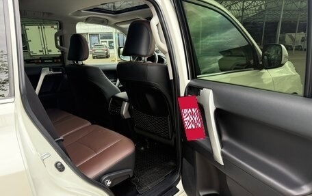 Toyota Land Cruiser Prado 150 рестайлинг 2, 2019 год, 5 690 000 рублей, 18 фотография