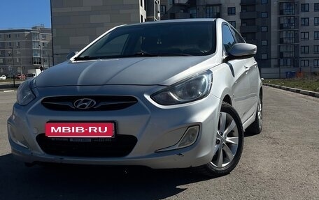 Hyundai Solaris II рестайлинг, 2012 год, 880 000 рублей, 1 фотография
