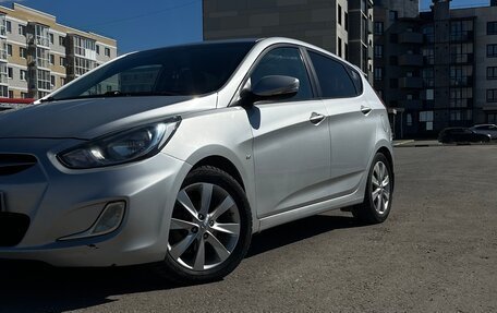 Hyundai Solaris II рестайлинг, 2012 год, 880 000 рублей, 2 фотография