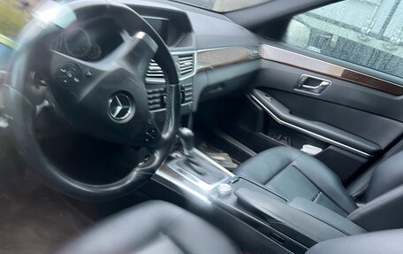 Mercedes-Benz E-Класс, 2011 год, 557 000 рублей, 5 фотография