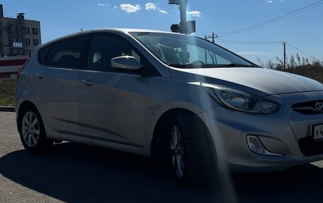 Hyundai Solaris II рестайлинг, 2012 год, 880 000 рублей, 4 фотография