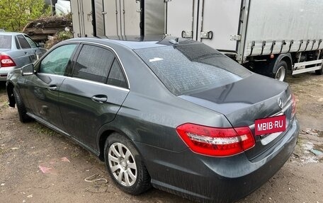 Mercedes-Benz E-Класс, 2011 год, 557 000 рублей, 3 фотография