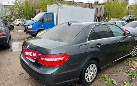 Mercedes-Benz E-Класс, 2011 год, 557 000 рублей, 4 фотография