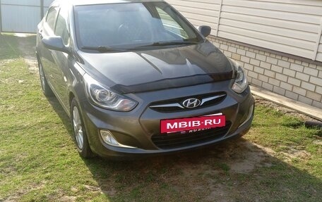 Hyundai Solaris II рестайлинг, 2011 год, 730 000 рублей, 2 фотография