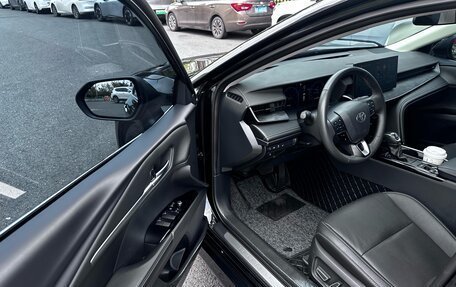 Toyota Camry, 2024 год, 3 280 000 рублей, 9 фотография