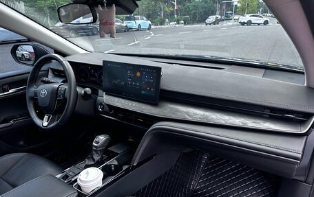 Toyota Camry, 2024 год, 3 280 000 рублей, 10 фотография