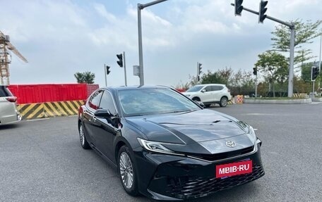 Toyota Camry, 2024 год, 3 280 000 рублей, 2 фотография