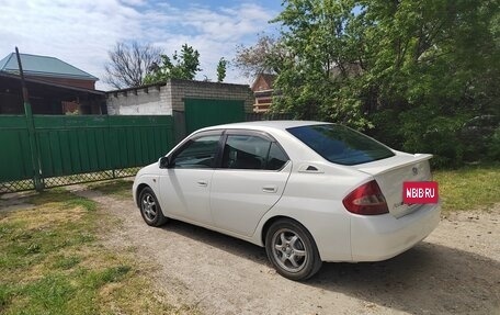 Toyota Prius IV XW50, 2000 год, 385 000 рублей, 2 фотография
