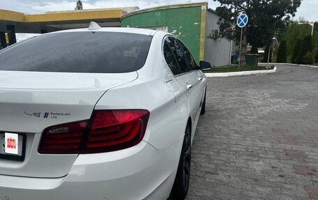 BMW 5 серия, 2011 год, 1 800 000 рублей, 4 фотография