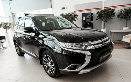Mitsubishi Outlander III рестайлинг 3, 2018 год, 1 881 000 рублей, 3 фотография