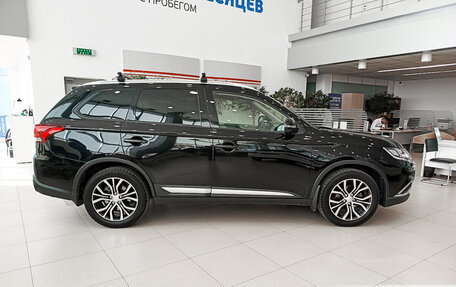Mitsubishi Outlander III рестайлинг 3, 2018 год, 1 881 000 рублей, 4 фотография