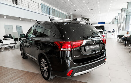 Mitsubishi Outlander III рестайлинг 3, 2018 год, 1 881 000 рублей, 7 фотография