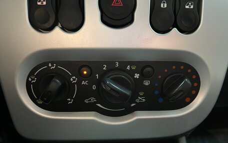 Renault Sandero I, 2013 год, 650 000 рублей, 11 фотография