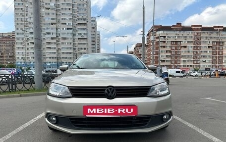 Volkswagen Jetta VI, 2012 год, 1 100 000 рублей, 2 фотография