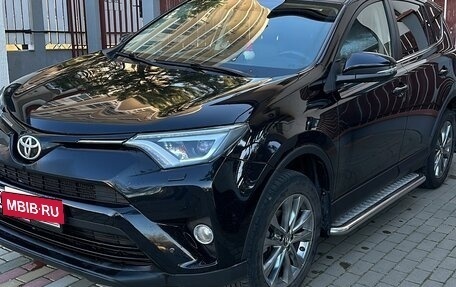 Toyota RAV4, 2018 год, 2 500 000 рублей, 2 фотография