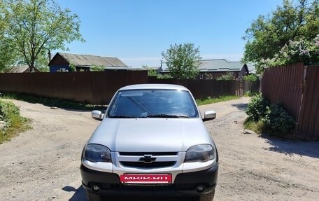 Chevrolet Niva I рестайлинг, 2012 год, 650 000 рублей, 19 фотография