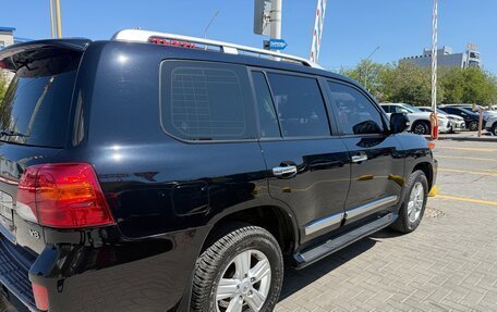 Toyota Land Cruiser 200, 2015 год, 4 300 000 рублей, 2 фотография