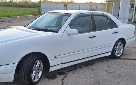 Mercedes-Benz E-Класс, 1996 год, 480 000 рублей, 6 фотография