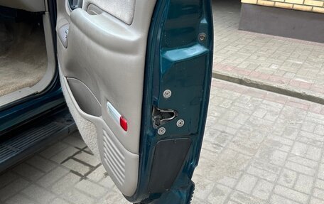 Chevrolet Tahoe II, 1998 год, 1 800 000 рублей, 23 фотография