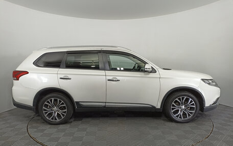 Mitsubishi Outlander III рестайлинг 3, 2017 год, 1 750 000 рублей, 5 фотография