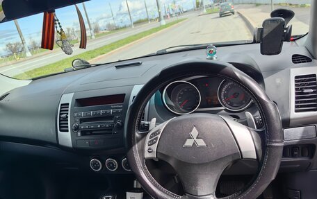Mitsubishi Outlander III рестайлинг 3, 2006 год, 950 000 рублей, 10 фотография