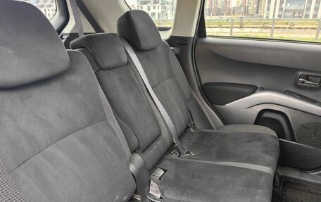 Mitsubishi Outlander III рестайлинг 3, 2006 год, 950 000 рублей, 13 фотография
