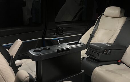 Mercedes-Benz V-Класс, 2018 год, 16 000 000 рублей, 20 фотография