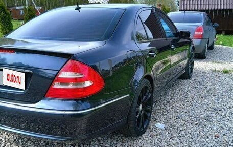 Mercedes-Benz E-Класс, 2002 год, 900 000 рублей, 8 фотография