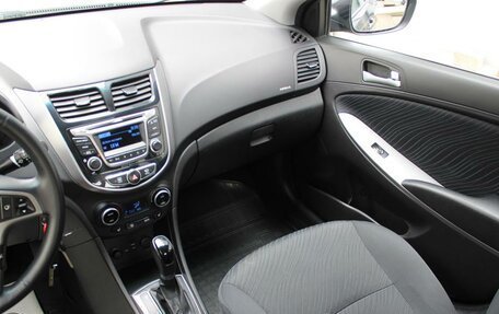 Hyundai Solaris II рестайлинг, 2016 год, 1 090 000 рублей, 17 фотография