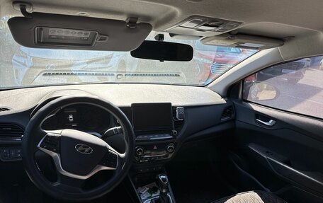 Hyundai Solaris II рестайлинг, 2021 год, 1 750 000 рублей, 8 фотография