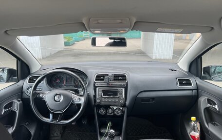 Volkswagen Polo VI (EU Market), 2017 год, 1 300 000 рублей, 23 фотография