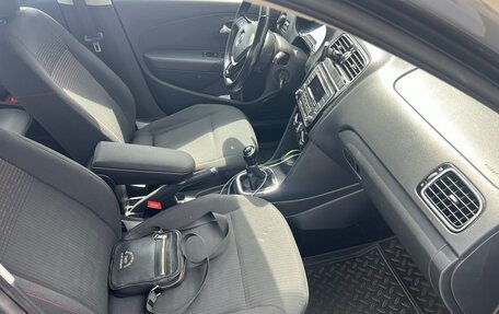 Volkswagen Polo VI (EU Market), 2017 год, 1 300 000 рублей, 22 фотография