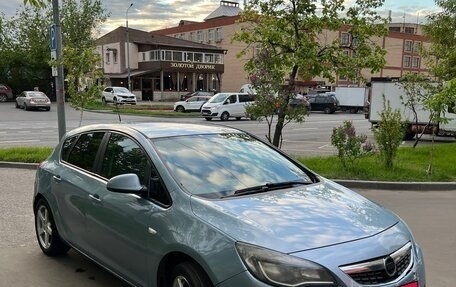 Opel Astra J, 2011 год, 415 000 рублей, 2 фотография