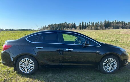 Opel Astra J, 2012 год, 665 000 рублей, 3 фотография