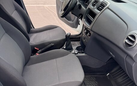 Renault Logan II, 2017 год, 645 000 рублей, 13 фотография