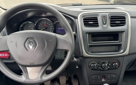Renault Logan II, 2017 год, 645 000 рублей, 10 фотография