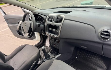 Renault Logan II, 2017 год, 645 000 рублей, 14 фотография