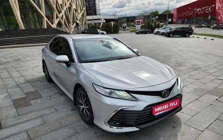 Toyota Camry, 2021 год, 3 700 000 рублей, 3 фотография