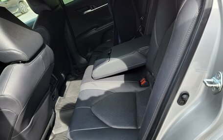 Toyota Camry, 2021 год, 3 700 000 рублей, 10 фотография