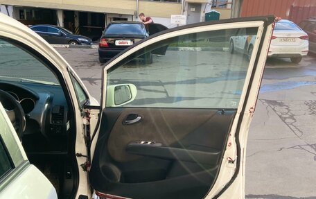 Honda Fit III, 2006 год, 350 000 рублей, 7 фотография