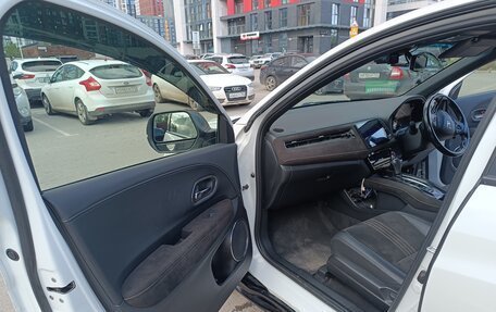 Honda Vezel, 2018 год, 1 750 000 рублей, 10 фотография