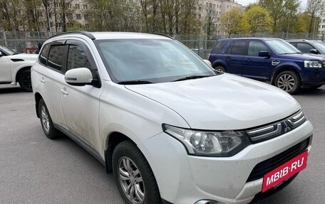 Mitsubishi Outlander III рестайлинг 3, 2013 год, 1 259 000 рублей, 3 фотография