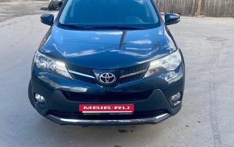 Toyota RAV4, 2015 год, 1 865 000 рублей, 3 фотография